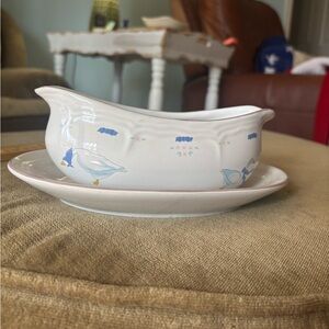Newcor Stoneware Gravy Boat and Underplate